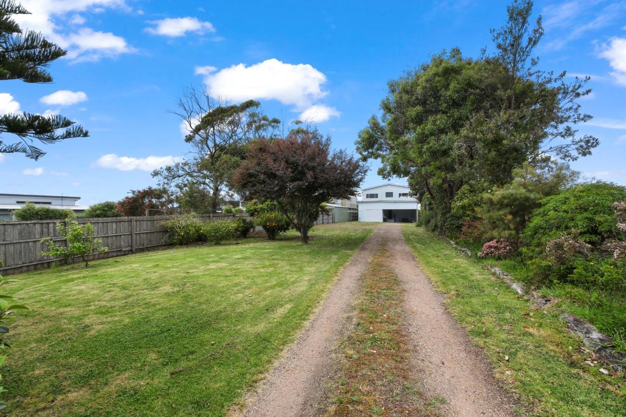 Lake Tyres Beach House Holiday home
